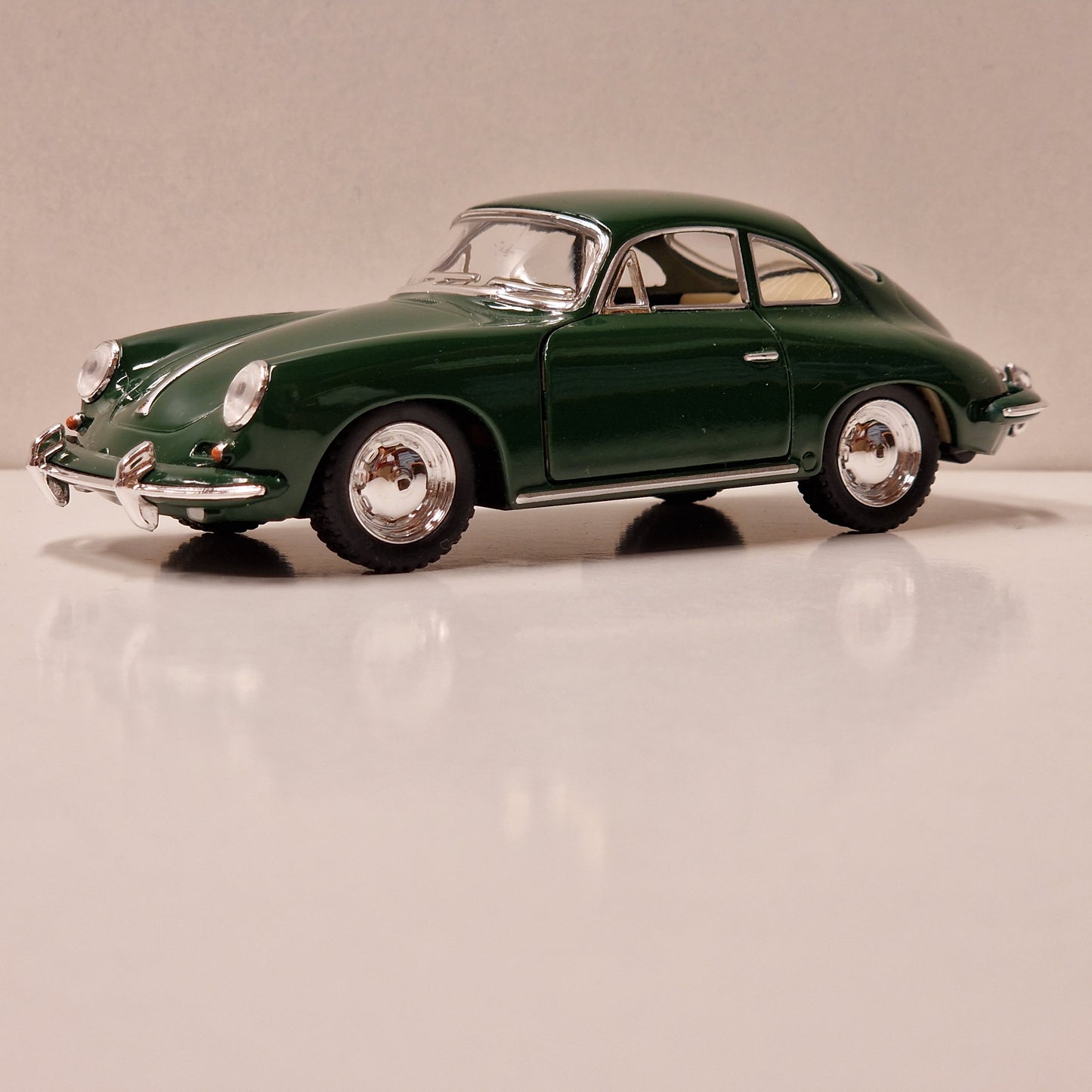 Porsche 356 B Carrera 2 - Kinsmart 1:32