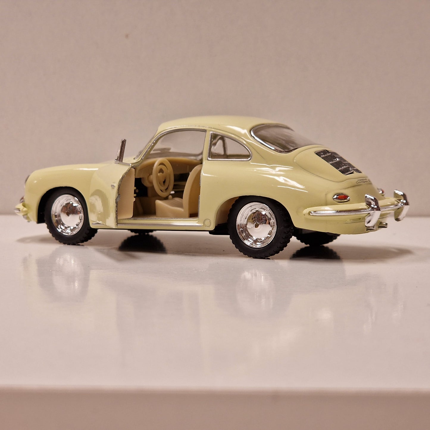 Porsche 356 B Carrera 2 - Kinsmart 1:32