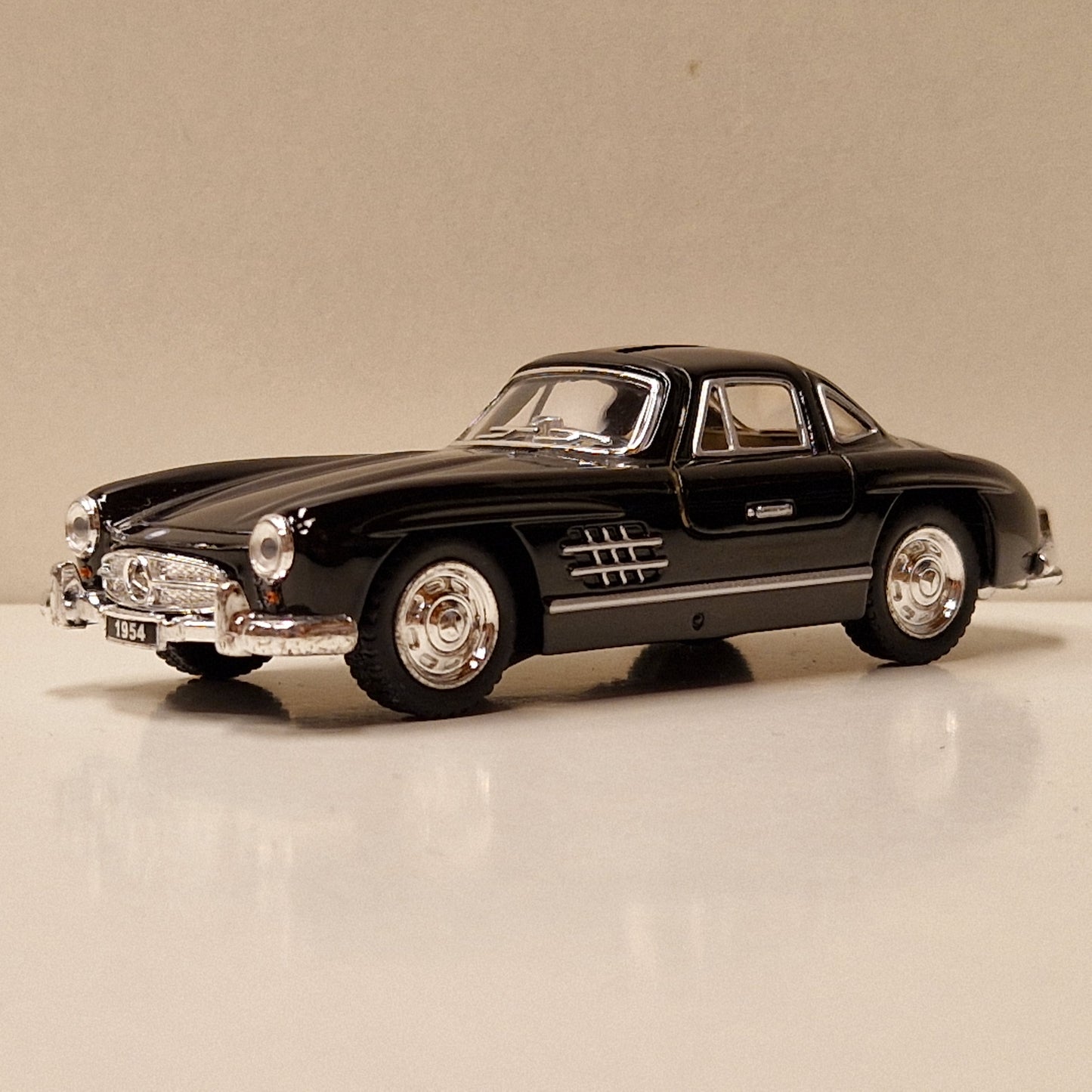 1954 Mercedes-Benz 300 SL Coupe - Kinsmart 1:36