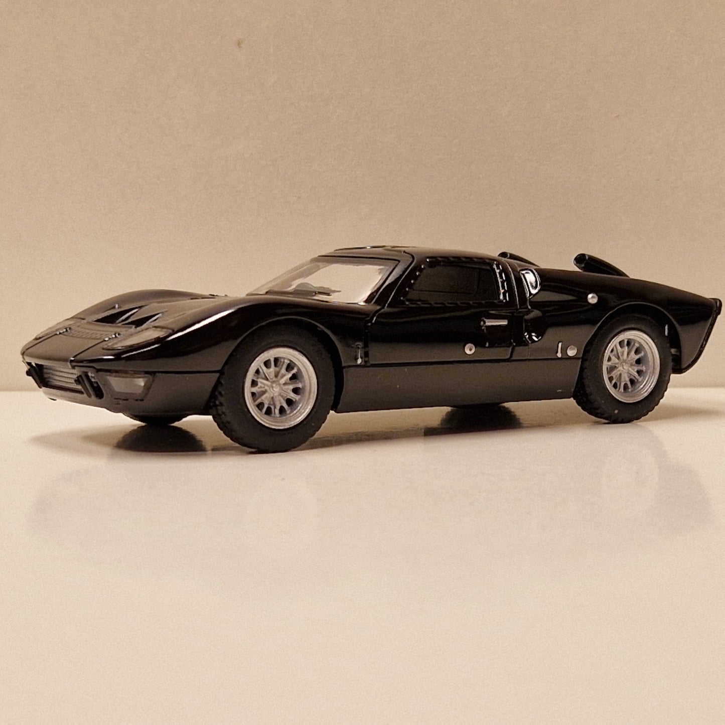 1966 Ford GT 40 MKII - Kinsmart 1:32