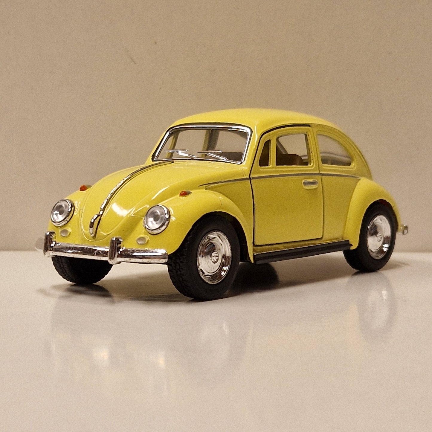 1967 VW Classical Beetle - Kinsmart 1:32