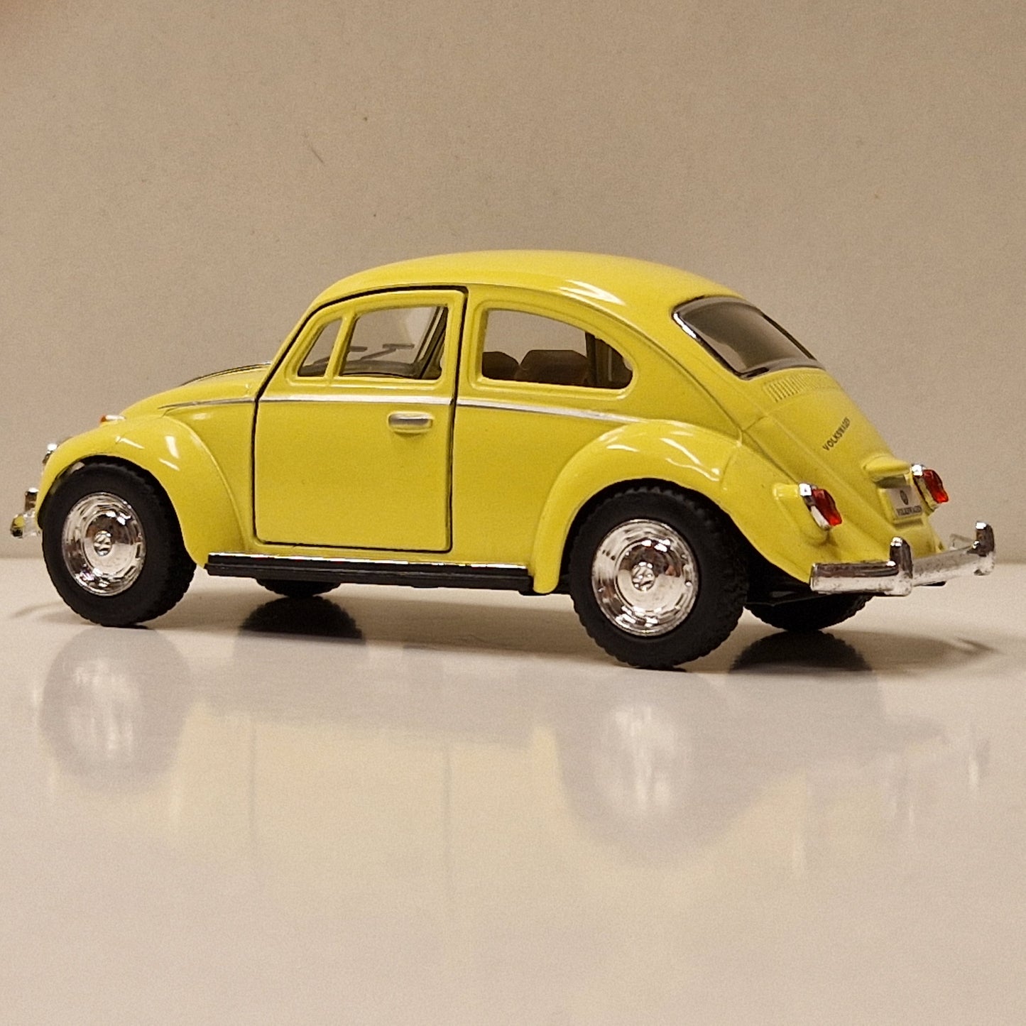 1967 VW Classical Beetle - Kinsmart 1:32