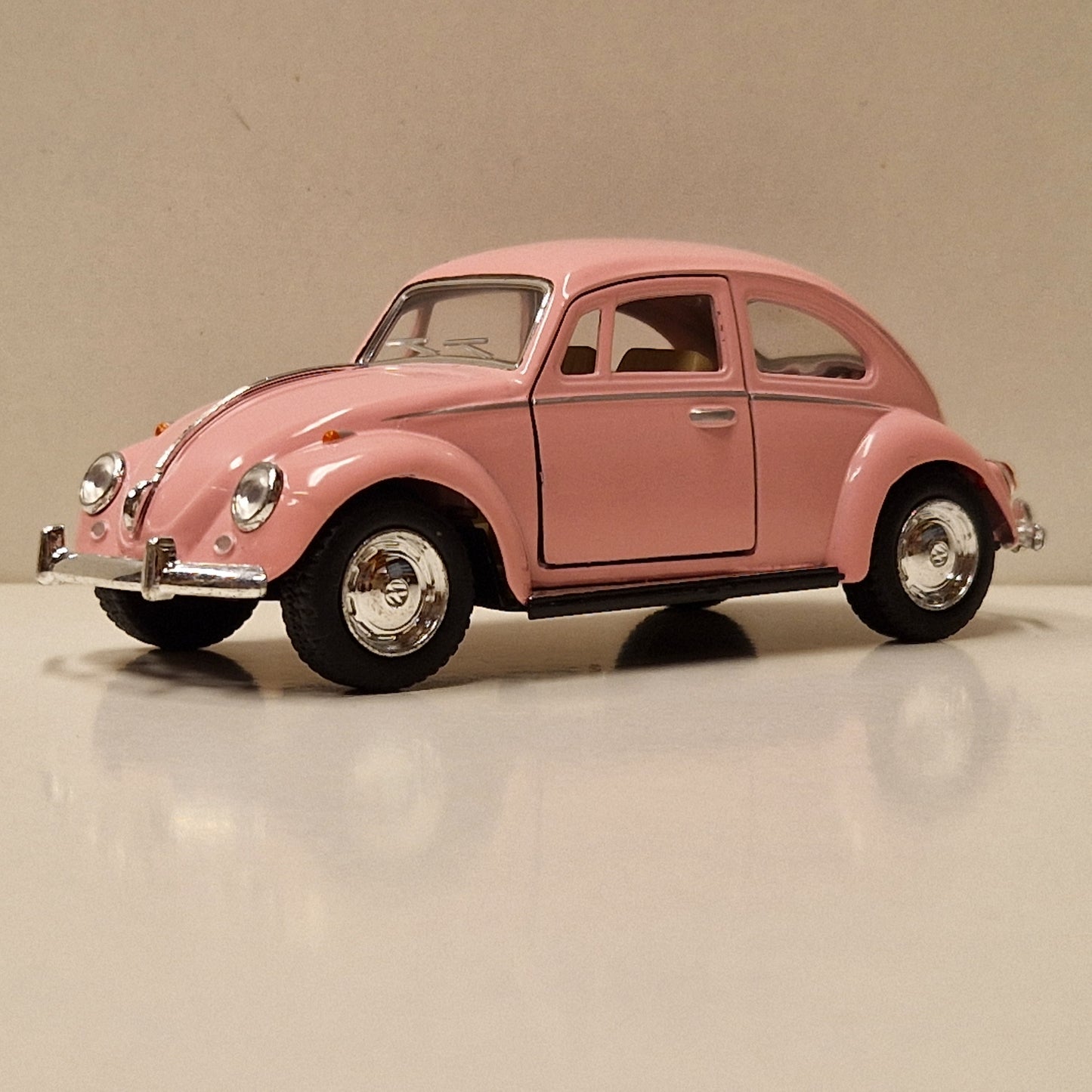 1967 VW Classical Beetle - Kinsmart 1:32