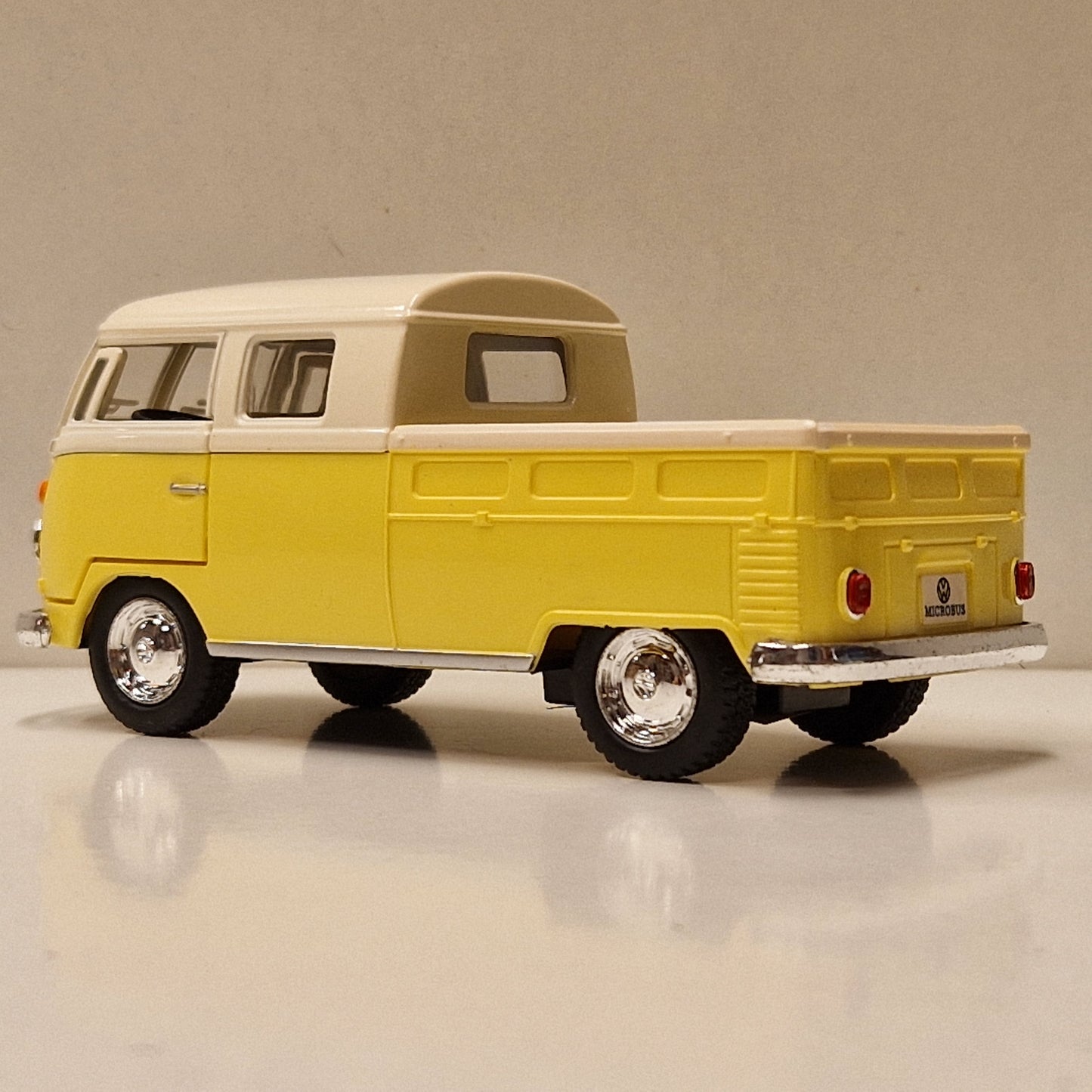 1963 VW Bus Double Cab Pickup - Kinsmart 1:34