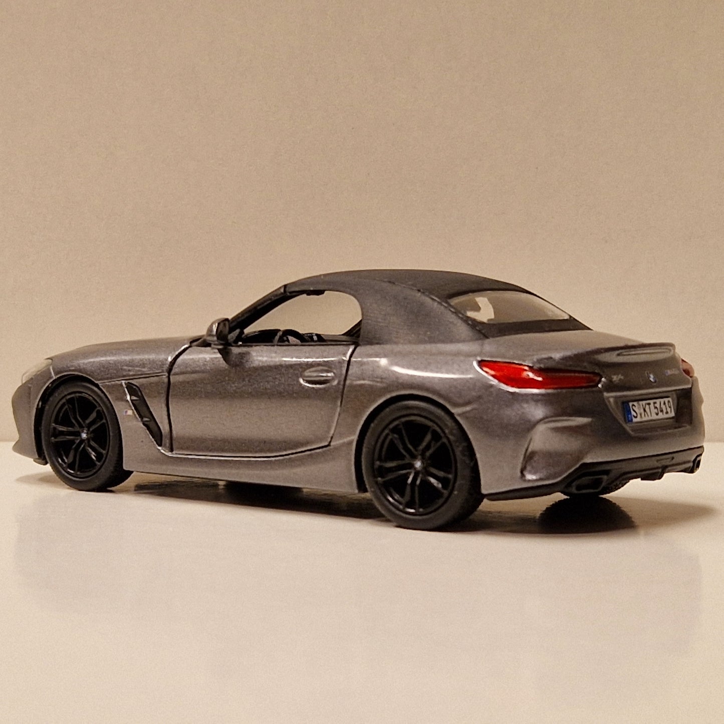 BMW Z4 - Kinsmart 1:34