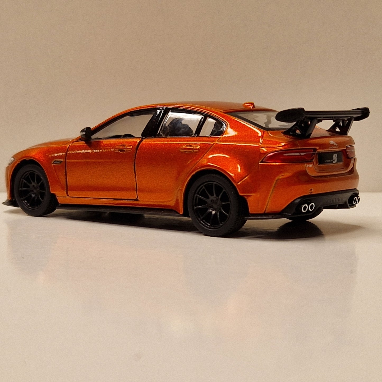 Jaguar XE SV Project 8 - Kinsmart 1:38