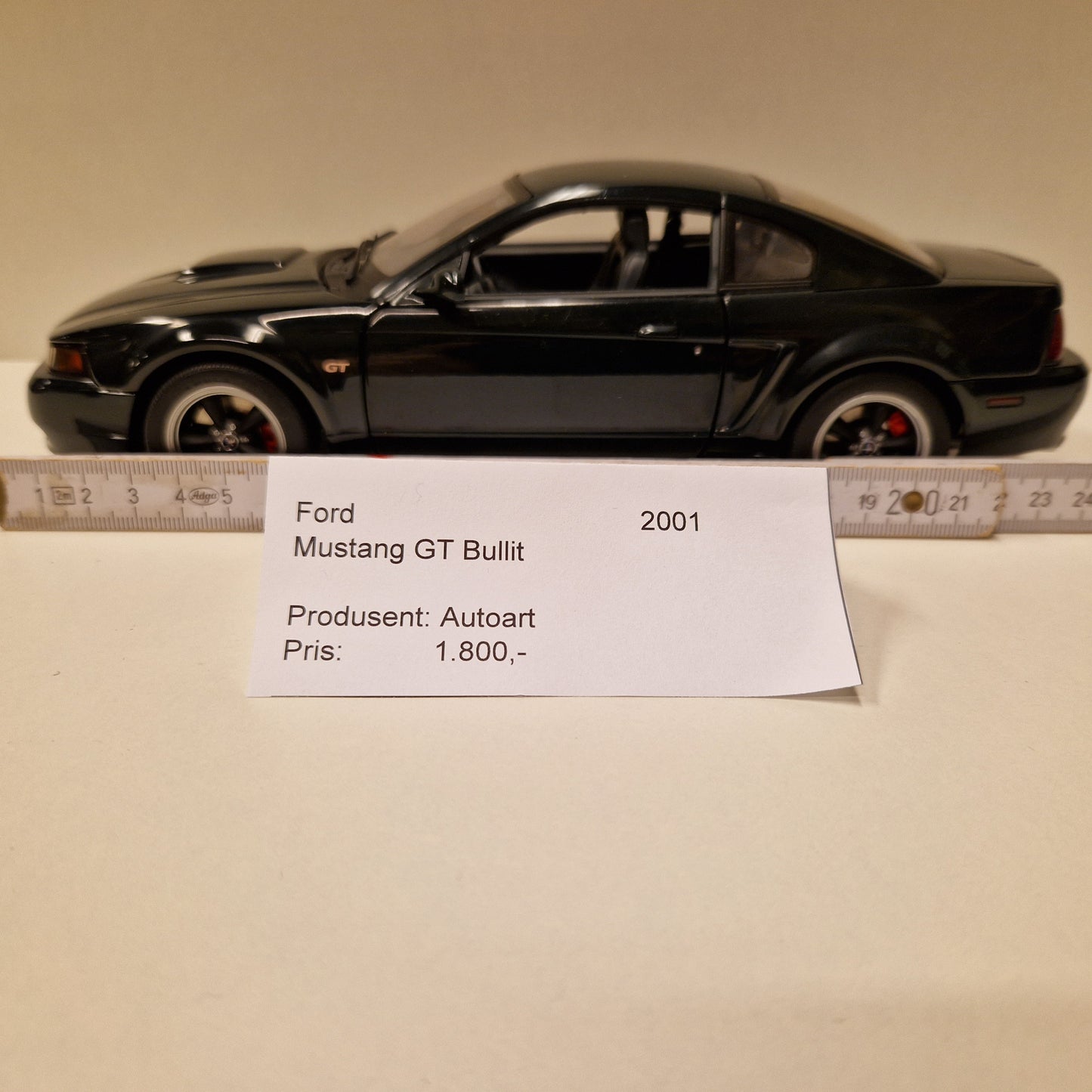 2001 - Ford Mustang GT Bullit - Autoart 1:18