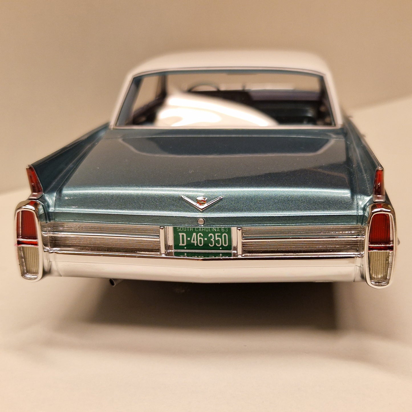 1963 Cadillac Sedan de Ville - BOS 1:18
