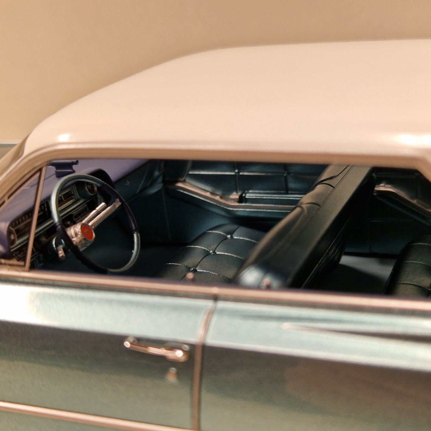 1963 Cadillac Sedan de Ville - BOS 1:18
