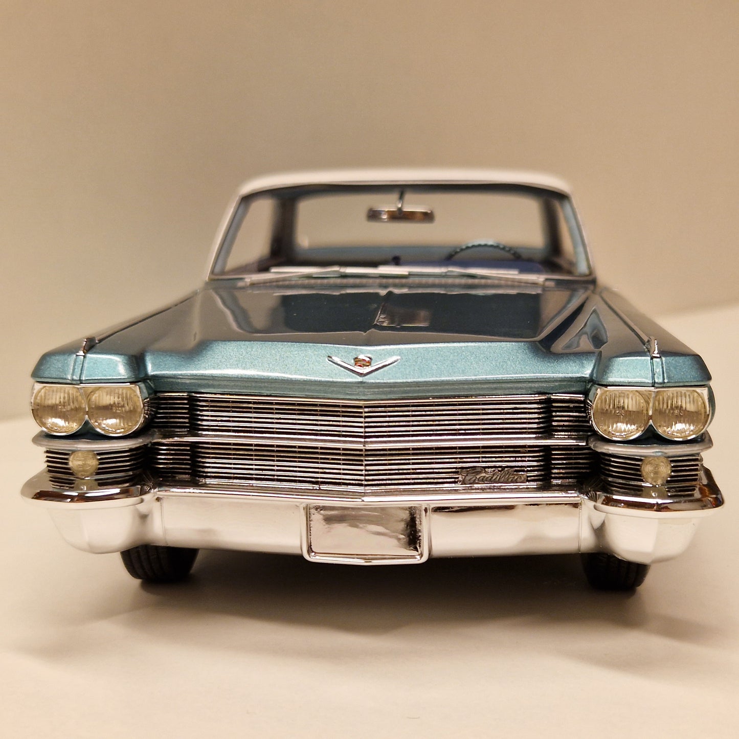 1963 Cadillac Sedan de Ville - BOS 1:18