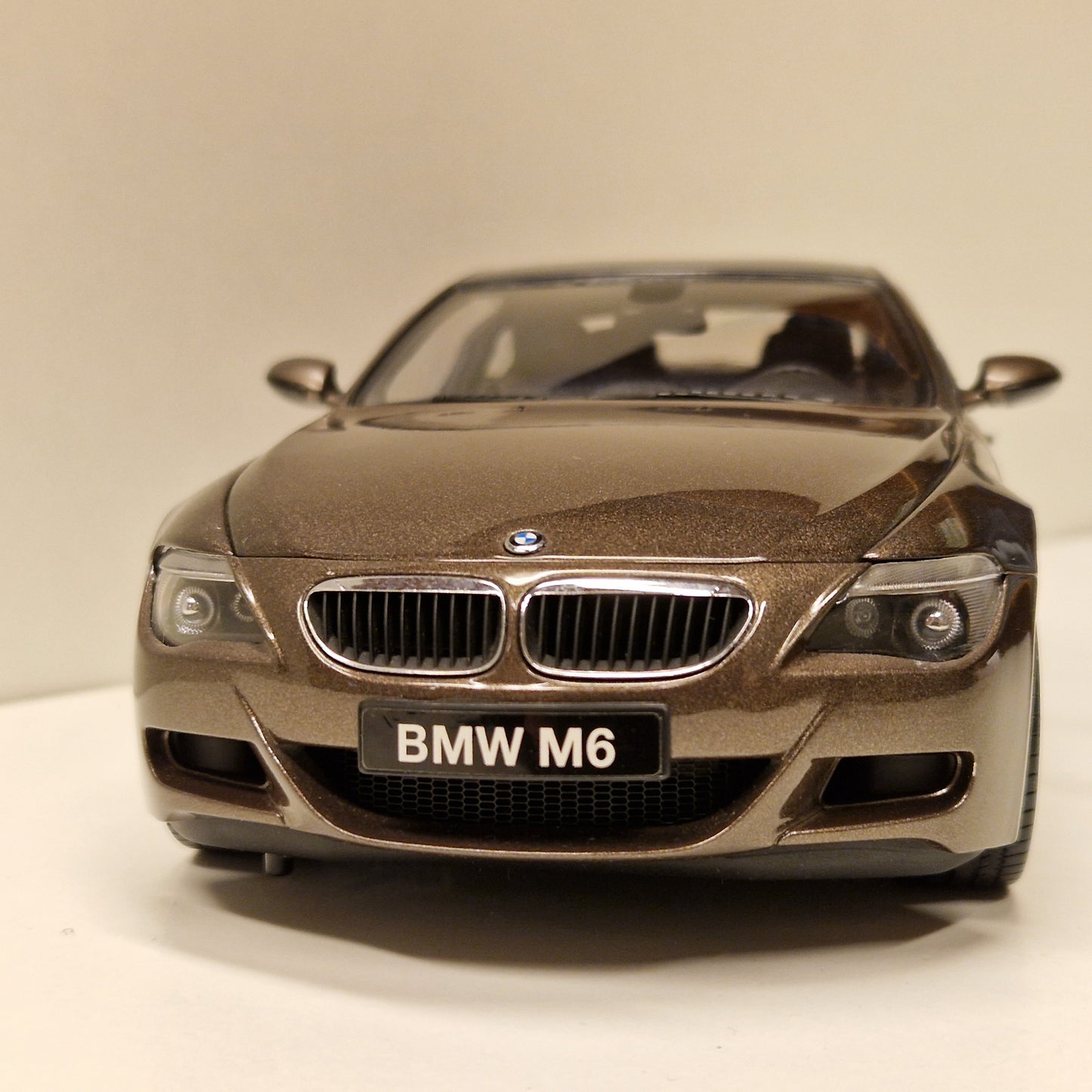 BMW M6 - Kyoso 1:18