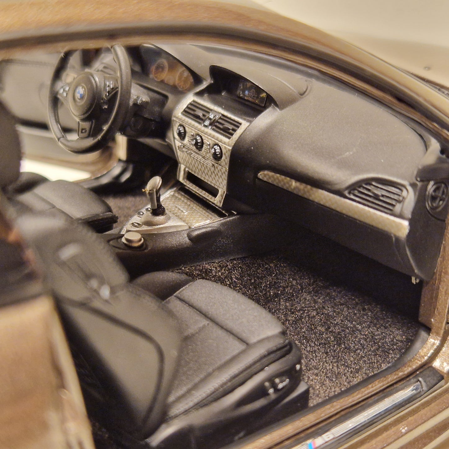 BMW M6 - Kyoso 1:18