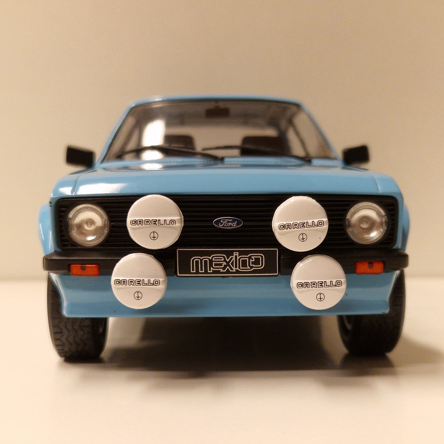 Ford Escort RS Mexico MKII - 1977 - Lys blå - IXO - 1:18