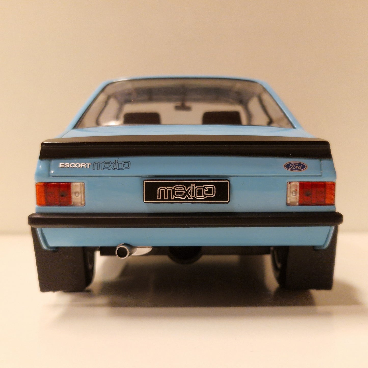 Ford Escort RS Mexico MKII - 1977 - Lys blå - IXO - 1:18