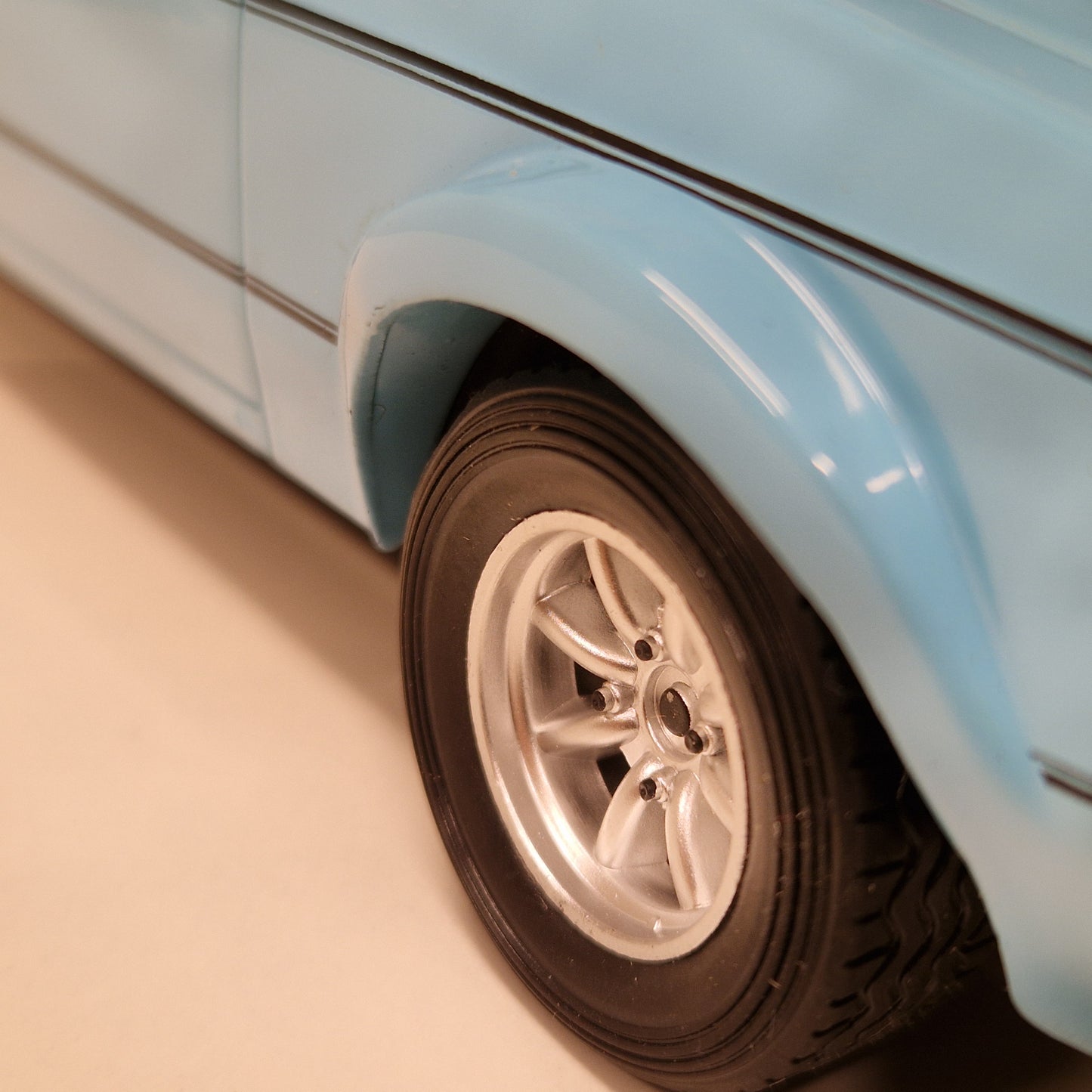 Ford Escort RS Mexico MKII - 1977 - Lys blå - IXO - 1:18