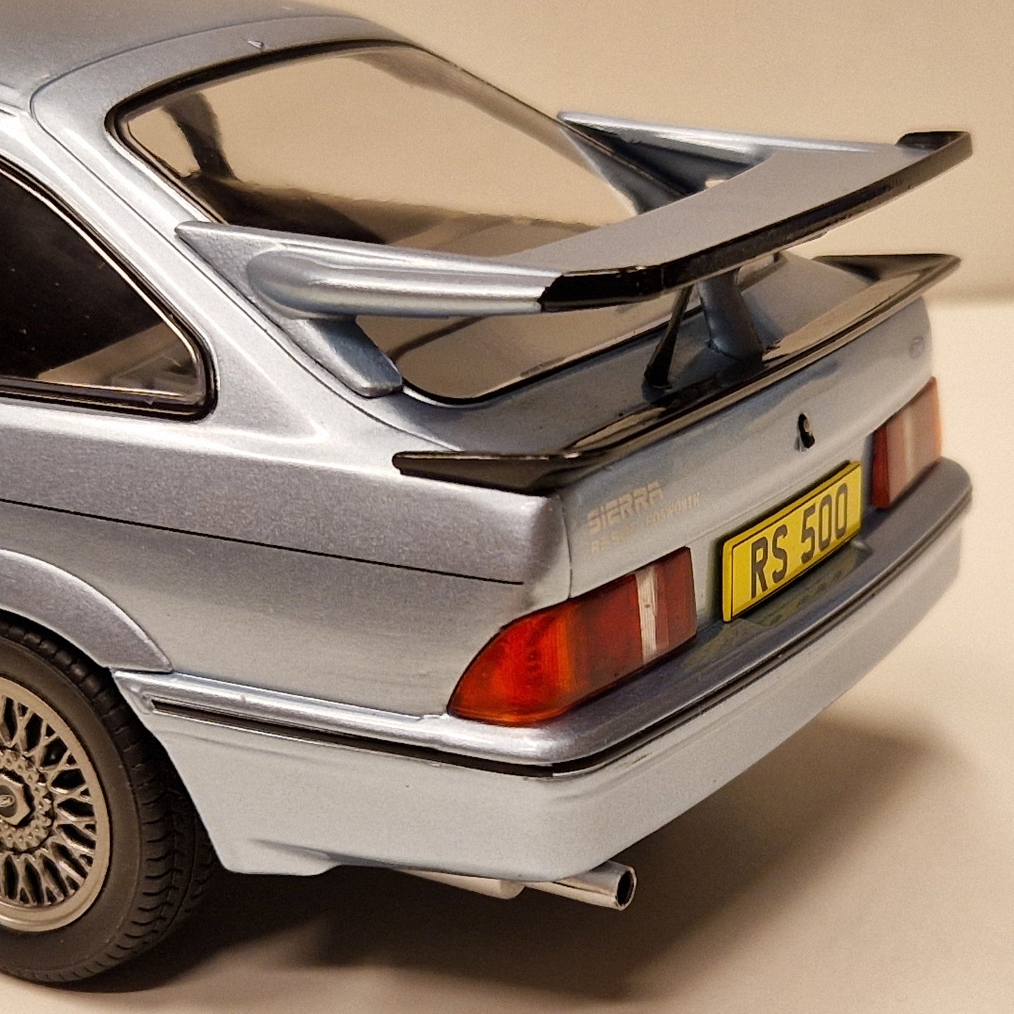 Ford Sierra RS500 Cosworth - 1987 - Lys blå metallic - Solido - 1:18