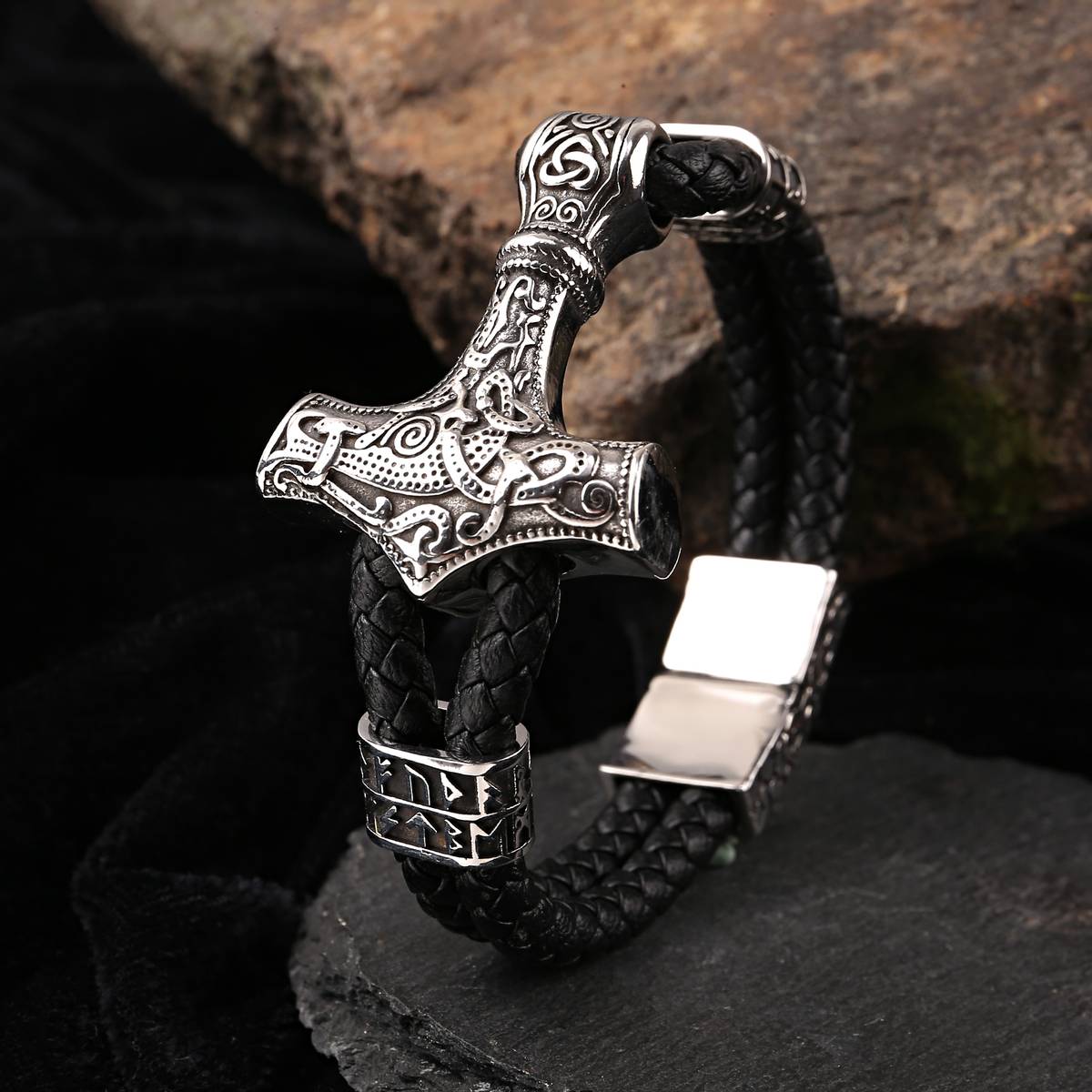 Vikingarmbånd med Thors hammer